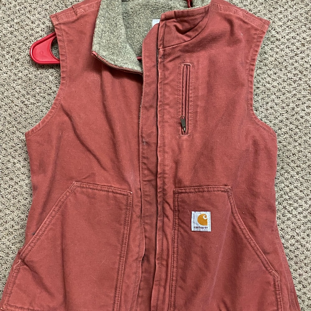 Carhartt womens vest in a burnt orange color! Size small!